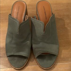 Lucky Brand Turquoise Blue Open-Toe Sandals - size 9.5